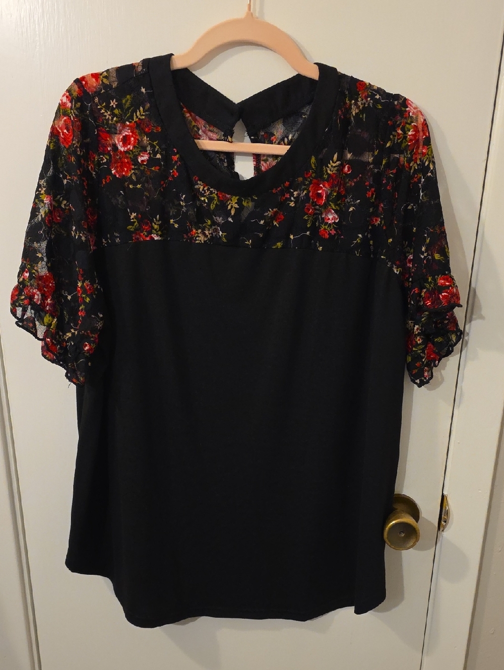 Black Floral Lace Yoke Short Sleeve Top